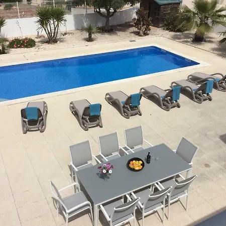 בית נופש Villa Portimao *